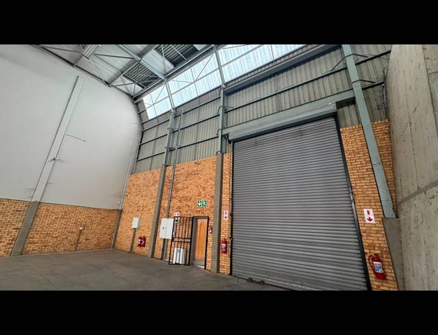 676M² WAREHOUSE TO LET IN LINBRO PARK